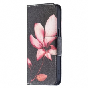 Housse iPhone 15 Fleur Rose sur Fond Noir